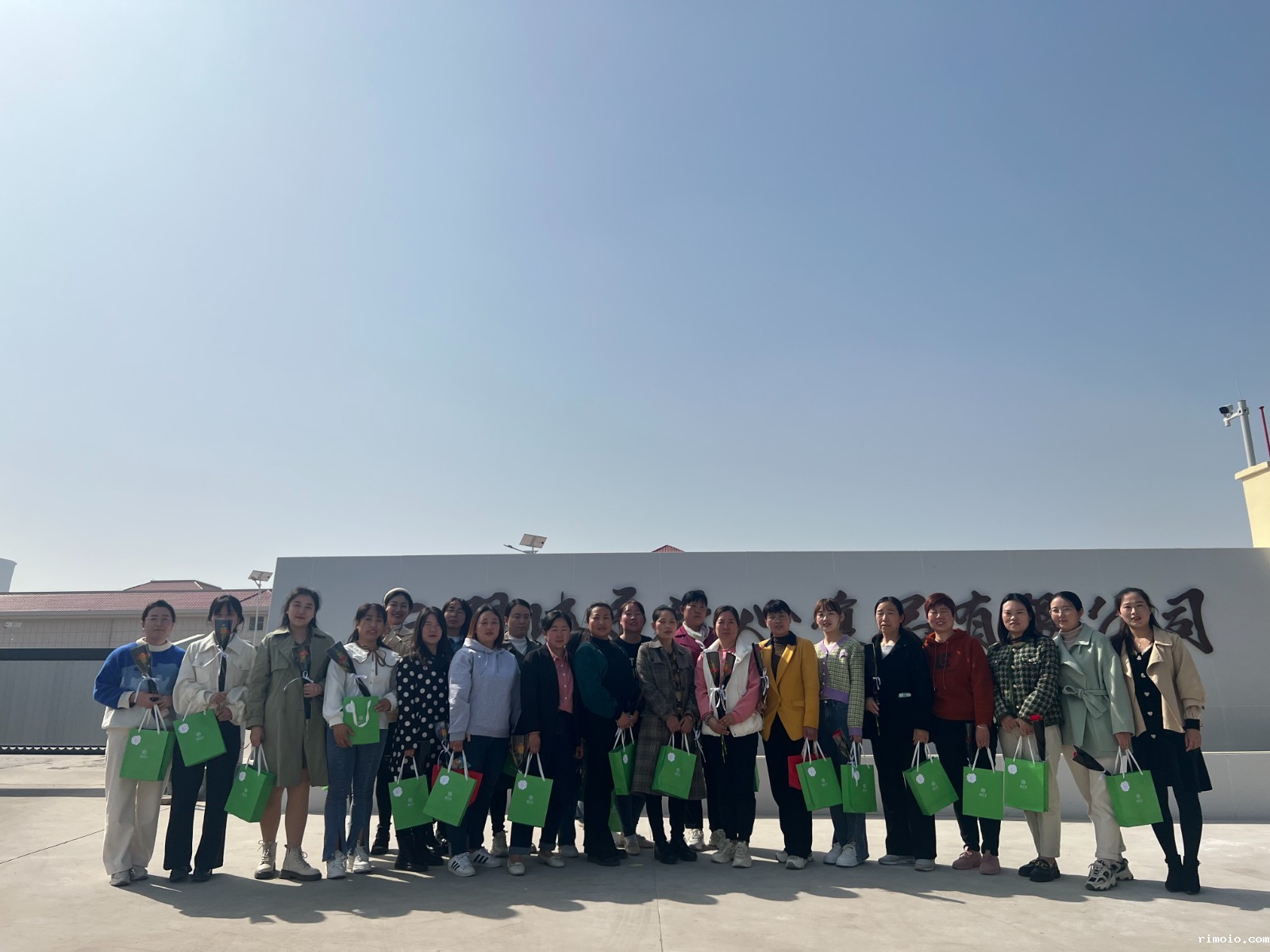 a98354d65733831a44891b827f30499.jpg a98354d65733831a44891b827f30499.jpg